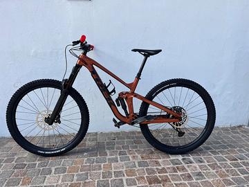 BICI ENDURO BI AMMORTIZZATA