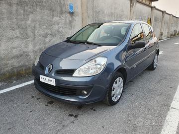 RENAULT CLIO III