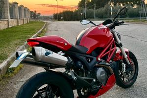 Ducati Monster 796