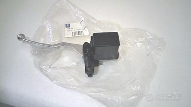 POMPA FRENO SX GEOPOLIS 250-125 SATELIS 400-500 PE