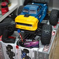 Arrma Notorious v6 1/8