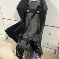 Seggiolino Polisport posteriore.