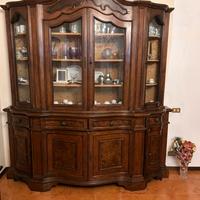 Mobile in radica di noce in perfette condizioni