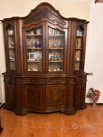 Mobile in radica di noce in perfette condizioni