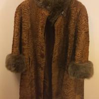 Pelliccia di persiano marrone