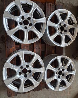 Cerchi in lega da 16 pollici