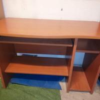 Scrivania in legno per pc, cameretta, studio