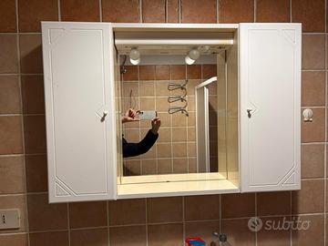 mobile specchio per bagno.