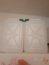 bidoni per l'acqua potabile