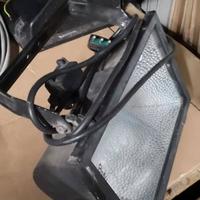 Proiettore / Faro con staffa