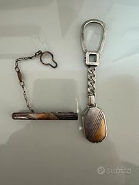 Portachiavi e ferma cravatte argento e oro
