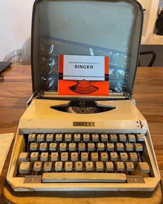 Macchina da Scrivere Vintage SINGER AP 467