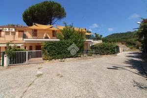 4 LOCALI A CENTOLA