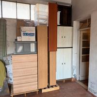 mobili vari (letto, scarpiera, ripostiglio, bagno)
