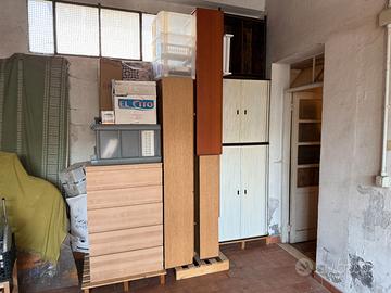 mobili vari (letto, scarpiera, ripostiglio, bagno)