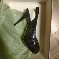 Scarpa vernice tacco