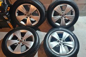 Cerchi e gomme da 17 per Skoda
