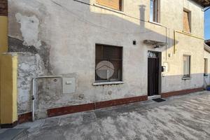 CASA DI CORTE A MAIRANO