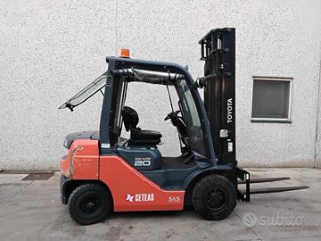 Carrello elevatore diesel marca Toyota 2000kg