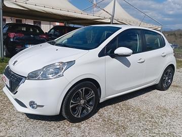Peugeot 208 1.4 HDi 68 CV 5 porte BLACK pack UNIPR
