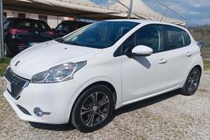 Peugeot 208 1.4 HDi 68 CV 5 porte BLACK pack UNIPR