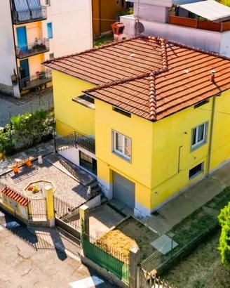 Casa indipendente di 156 m² con 3 locali e box aut