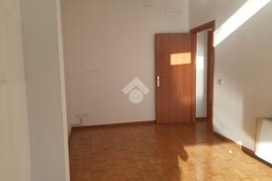 NEGOZIO A PESARO
