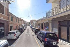 Negozio in centro a falconara marittima