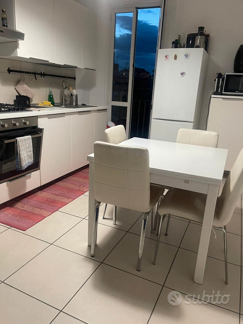 Stanza singola Camere/Posti letto In affitto a Bologna