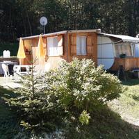 Roulotte e preingresso in legno