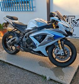 Suzuki GSX R 750