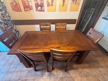 Tavolo e 6 sedie in legno massello
