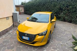 Peugeot 208 1.2 benz neo patent km 47,000