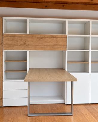 Libreria con scrivania integrata