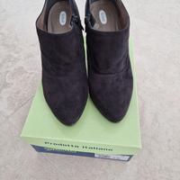 Stivaletti con tacco n.39