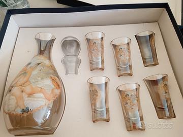 Servizio da sei bicchieri con relativa bottiglia