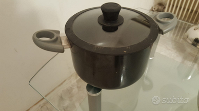 Pentola con coperchio