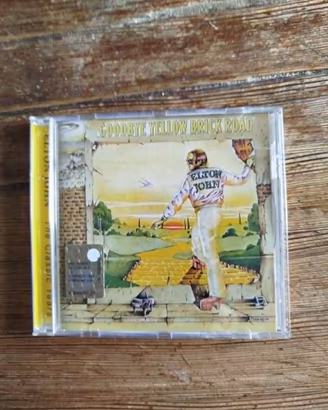 Elton John, Goodbye Yellow Brick Road