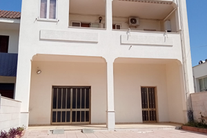 2 appartamenti con locale artigianale