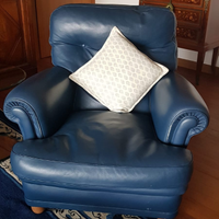 Poltrona blu pelle