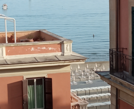 Attico al centro fronte mare