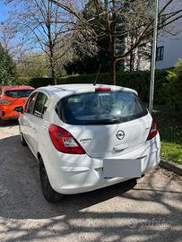 Opel corsa 1.3 CDTI 75CV (55 kw)