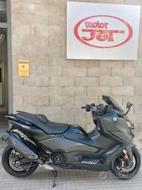 Yamaha T Max 560 accessoriata