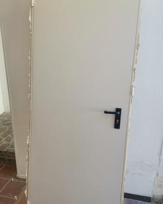PORTA TAGLIAFUOCO COME NUOVA 