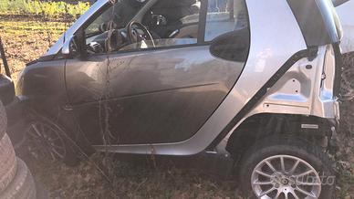 Smart 2010 diesel da rimontare completa di pezzi