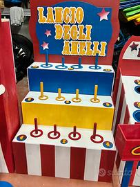 Gioco lancio degli anelli  luna park bambini circo