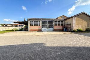 CAPANNONE A CAMISANO