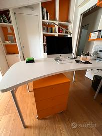Scrivania e mobili per studio / cameretta