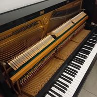 Pianoforte YAMAHA P1