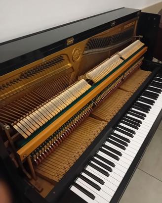Pianoforte YAMAHA P1